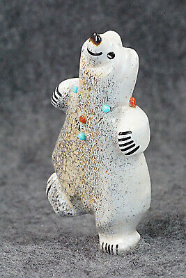 Bear Zuni Fetish Carving - Claudia Peina