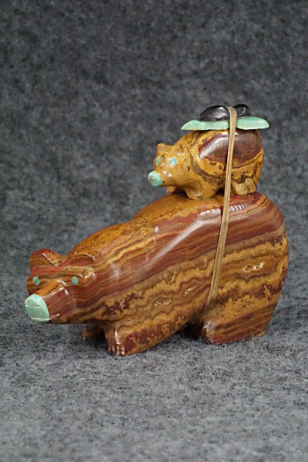 Bear and Cub Zuni Fetish Carving - Enrike Leekya
