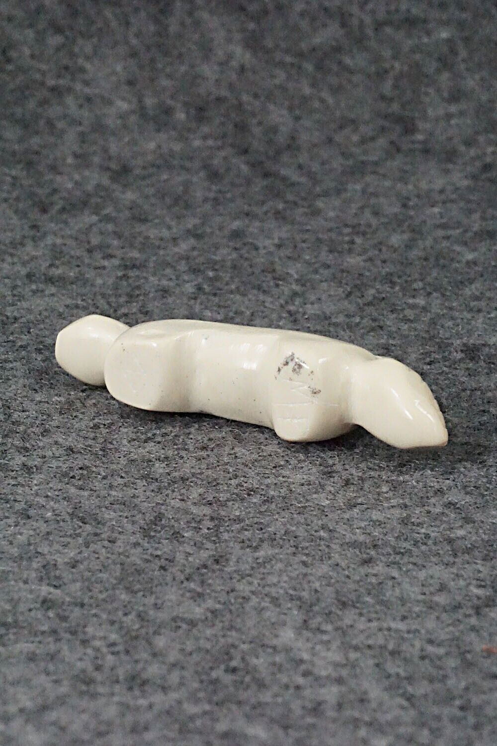 Lizard Zuni Fetish Carving - Marvelita Phillips