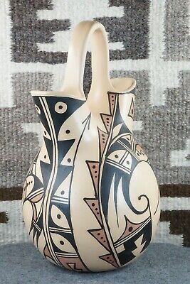 Hopi Pottery - D. Yesslith