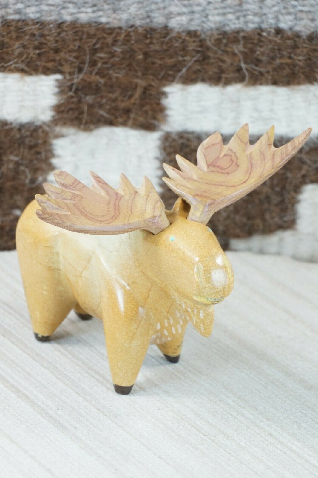 Moose Zuni Fetish Carving - Enrike Leekya