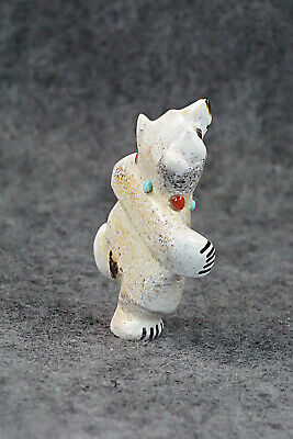 Bear Zuni Fetish Carving - Claudia Peina
