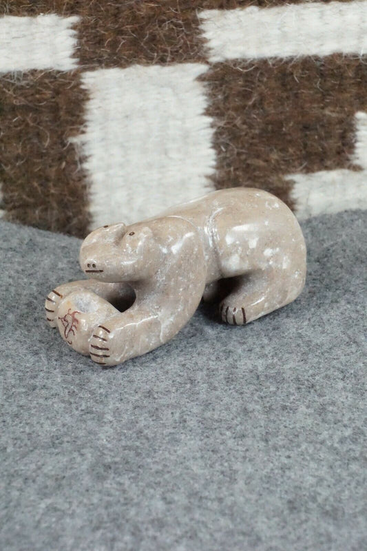 Bear Zuni Fetish Carving - Rick Kallestewa