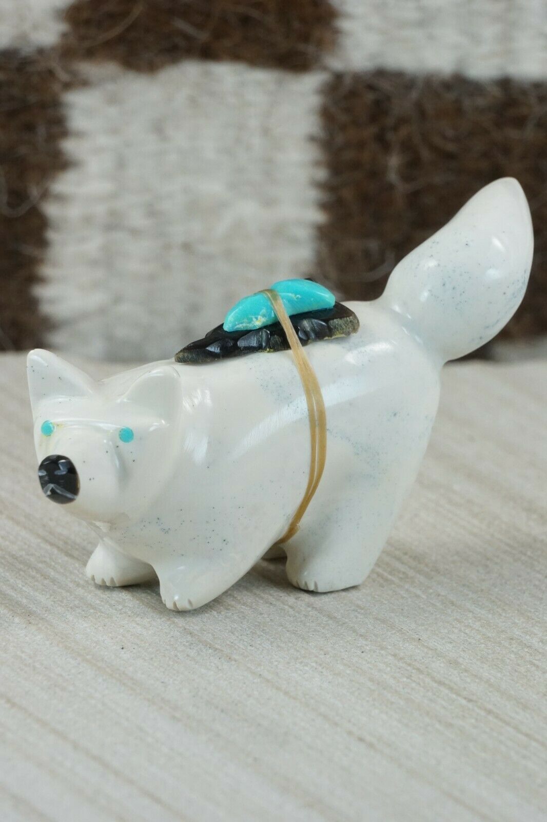 Wolf Zuni Fetish Carving - Enrike Leekya