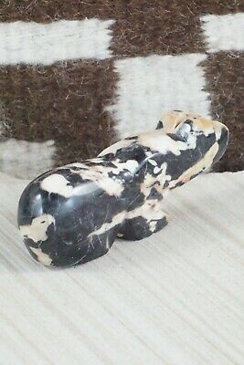 Bear Zuni Fetish Carving - Bernard Laiwakete