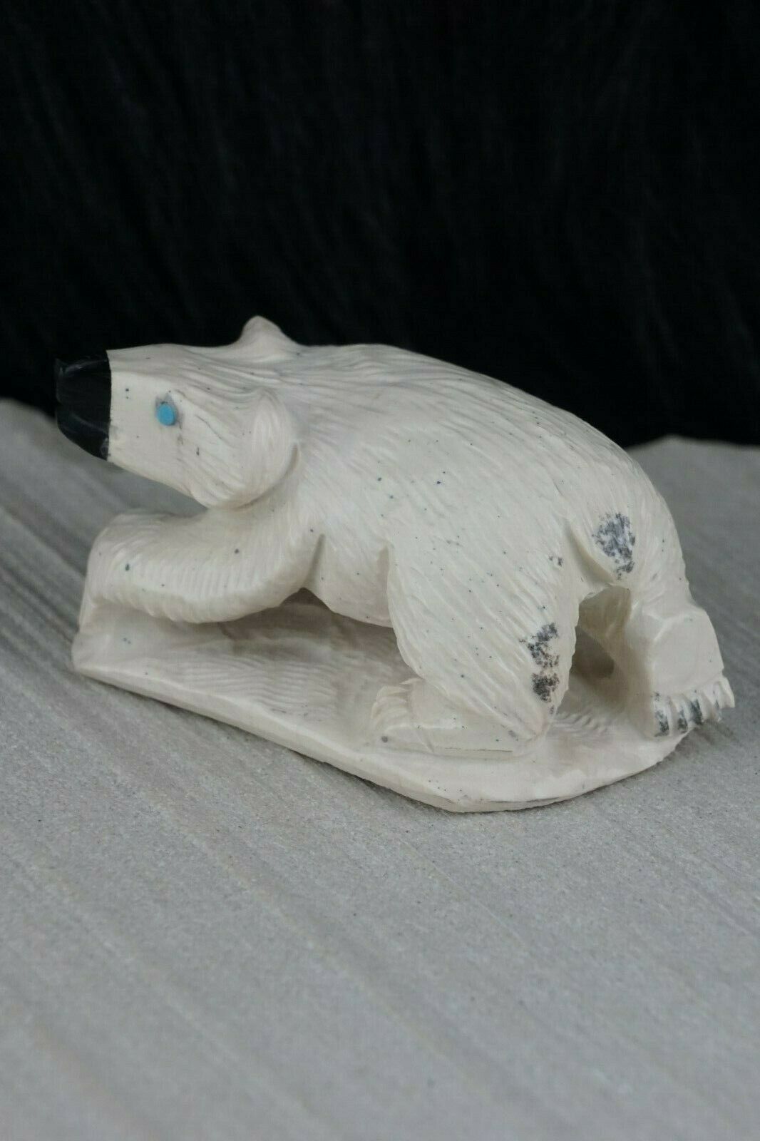 Bear Zuni Fetish Carving - Derrick Kaamasee - High Lonesome Trading