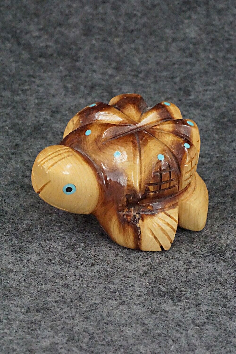Turtle Zuni Fetish Carving - Louise Ponchuella