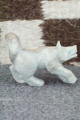 Wolf Zuni Fetish Carving - Derrick Kaamasee