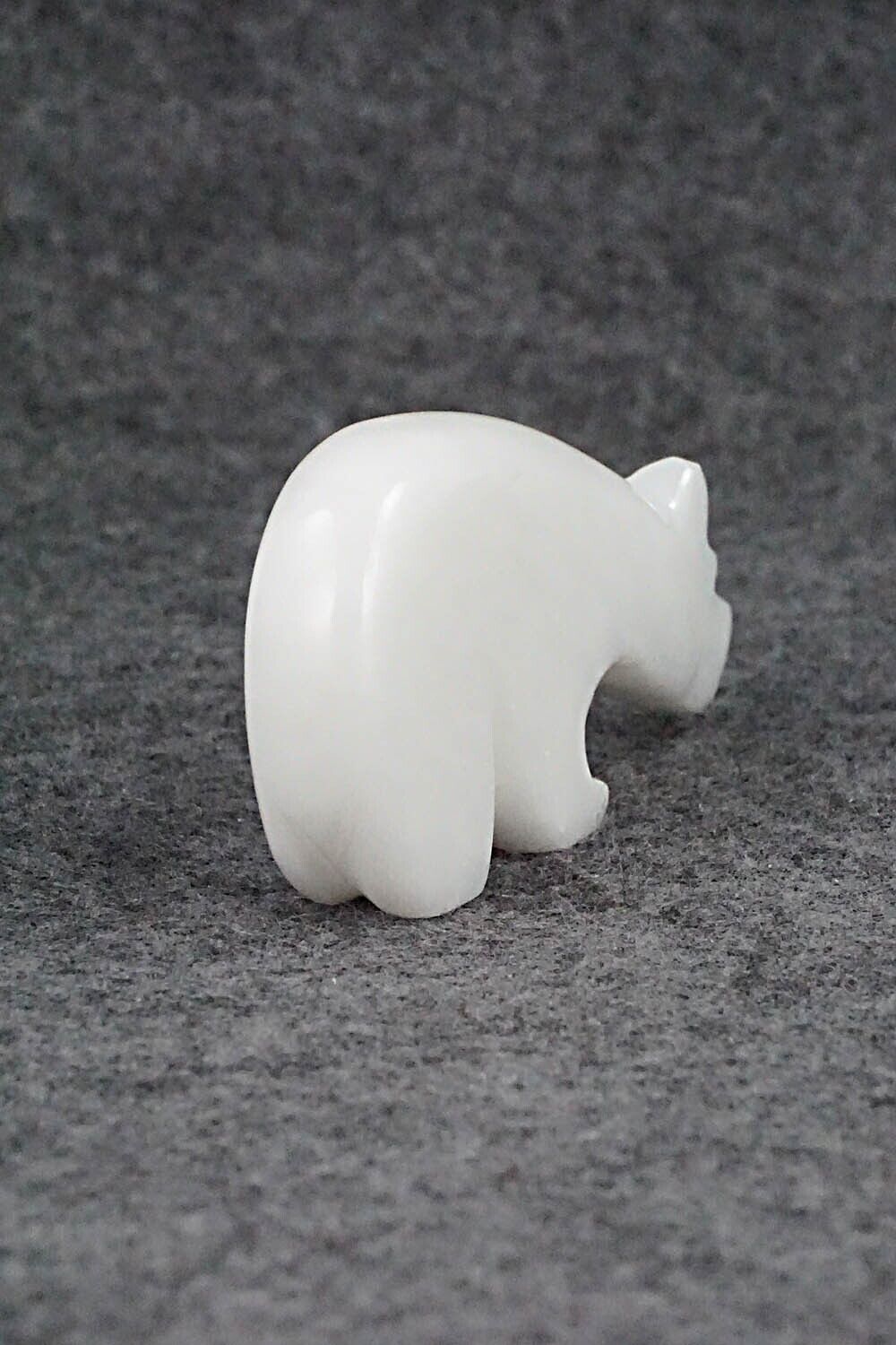 Bear Zuni Fetish Carving - Rodney Laiwakete