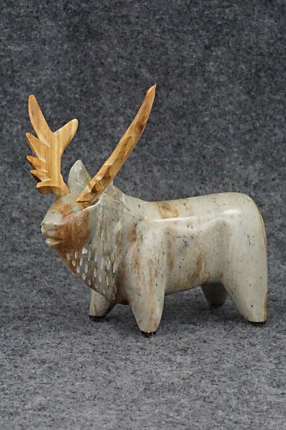 Elk Zuni Fetish Carving - Enrike Leekya