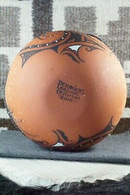 Zuni Pottery - Deldrick & Lorenda Cellicion