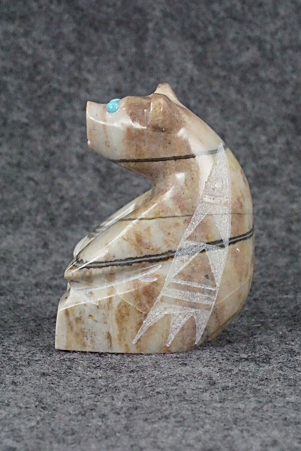 Bear Zuni Fetish Carving - Shannon Calavaza