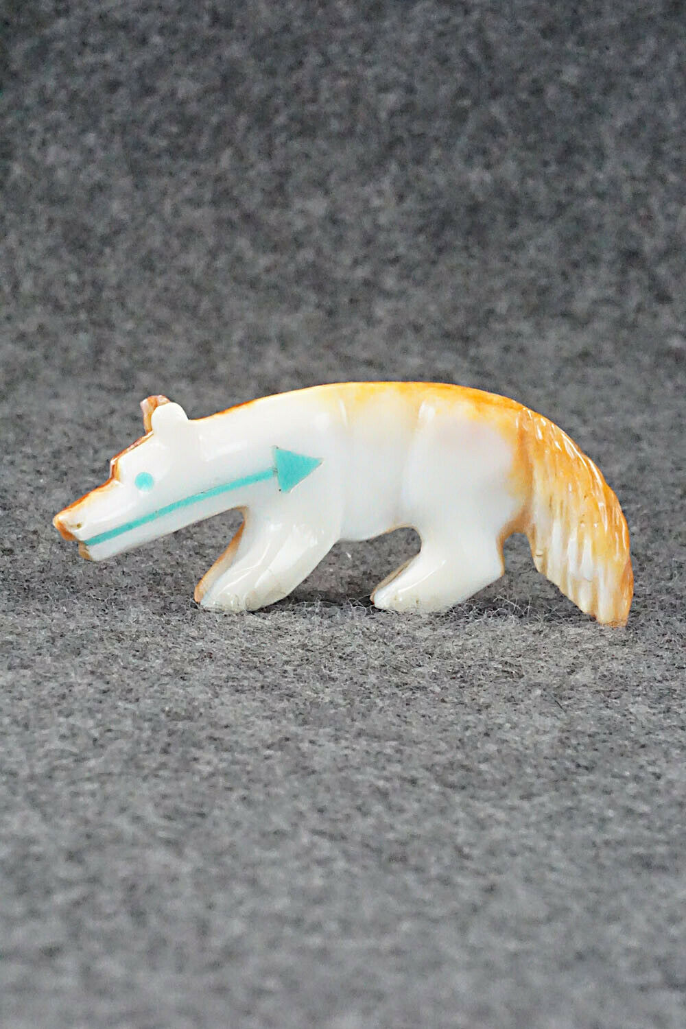 Wolf Zuni Fetish Carving - Andres Quandelacy