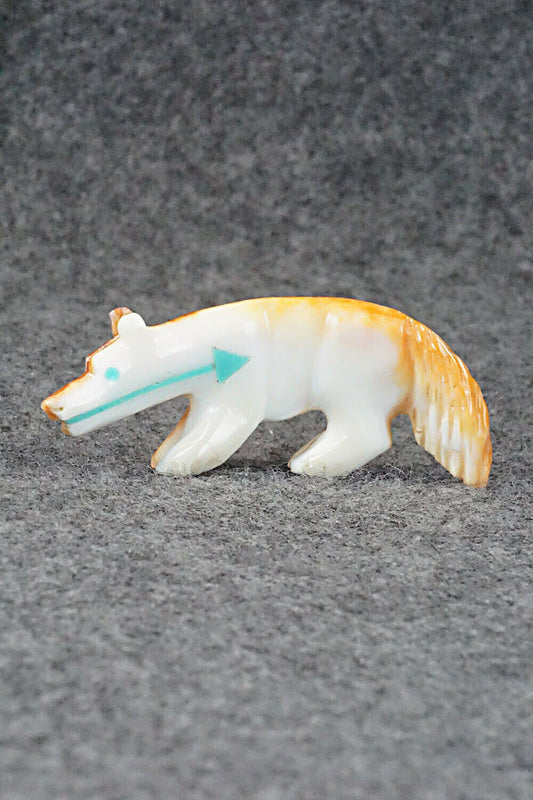 Wolf Zuni Fetish Carving - Andres Quandelacy