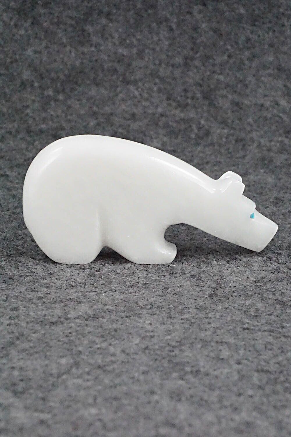 Bear Zuni Fetish Carving - Rodney Laiwakete