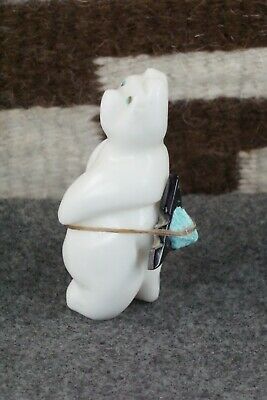 Bear Zuni Fetish Carving - Ariane Quam