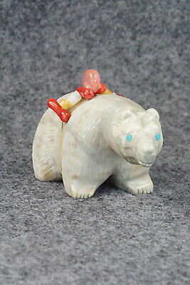 Bear Zuni Fetish Carving - Paulette Quam