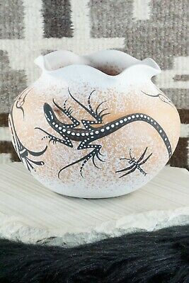 Zuni Pottery - Deldrick Cellicion