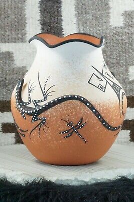 Zuni Pottery - Deldrick Cellicion