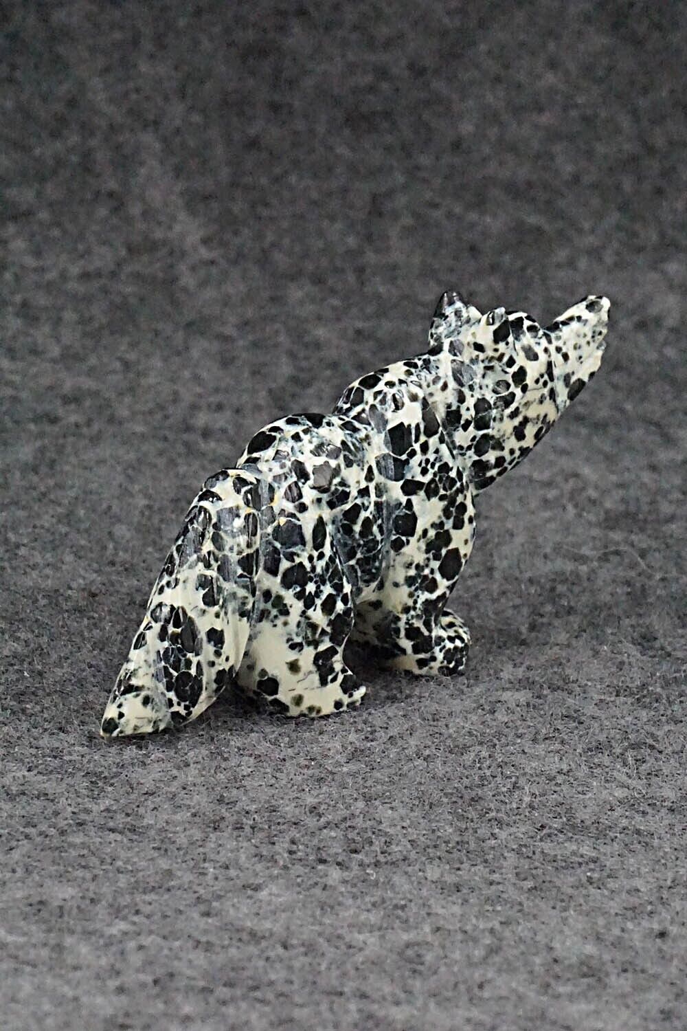 Wolf Navajo Fetish Carving - Albert Livingston