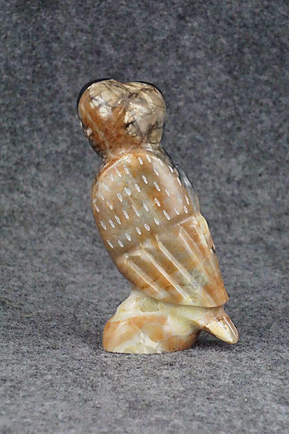 Owl Zuni Fetish Carving - Enrike Leekya