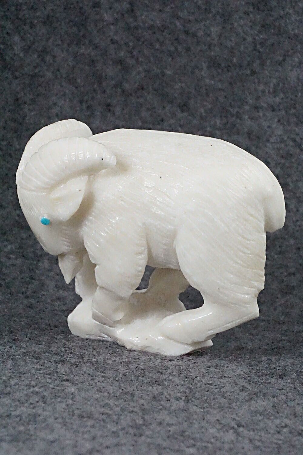 Goat Zuni Fetish - Derrick Kaamasee