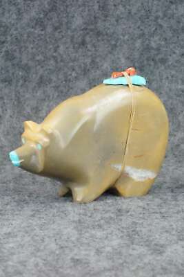 Bear Zuni Fetish Carving - Enrike Leekya