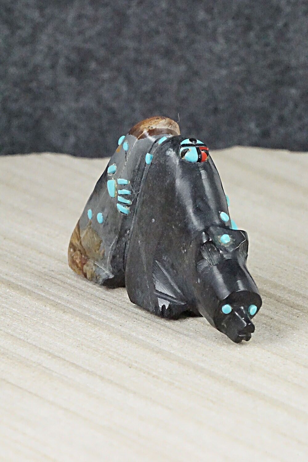 Bear Zuni Fetish Carving - Danette Laate