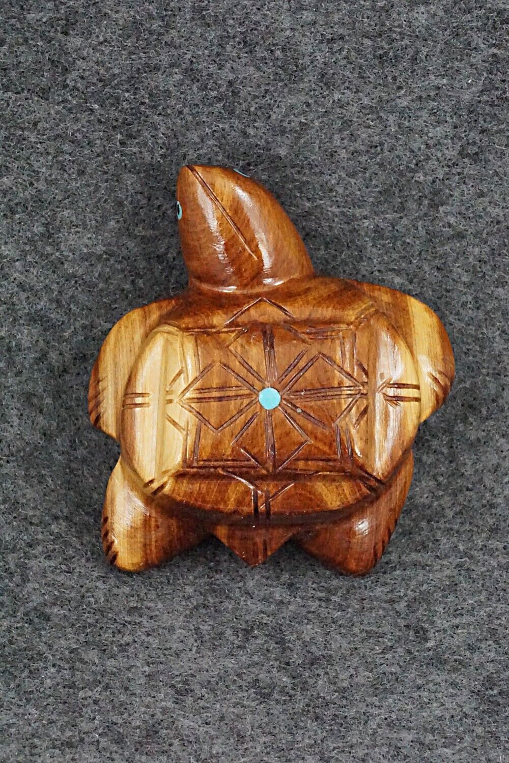 Turtle Zuni Fetish Carving - Louise Ponchuella