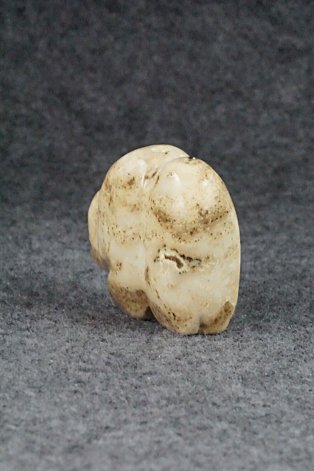 Bear Zuni Fetish Carving - Ed Lementino