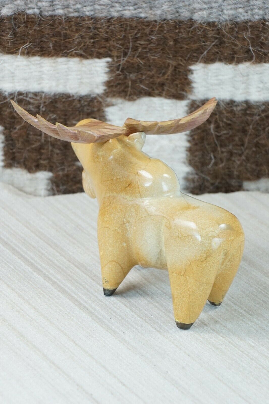 Moose Zuni Fetish Carving - Enrike Leekya