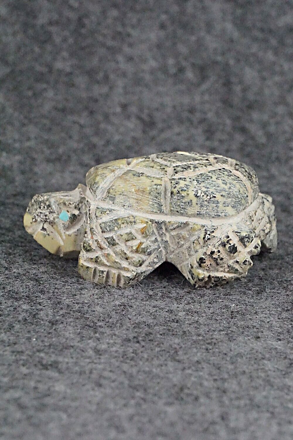 Turtle Zuni Fetish Carving - Jon Quam