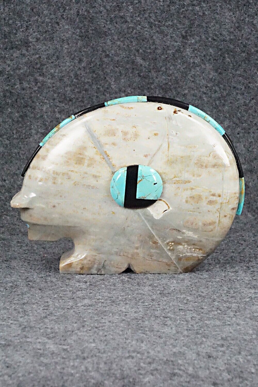 Bear Zuni Fetish Carving - Shannon Calavaza