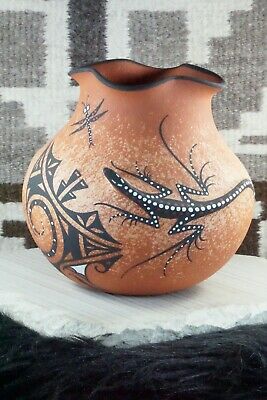 Zuni Pottery - Deldrick & Lorenda Cellicion