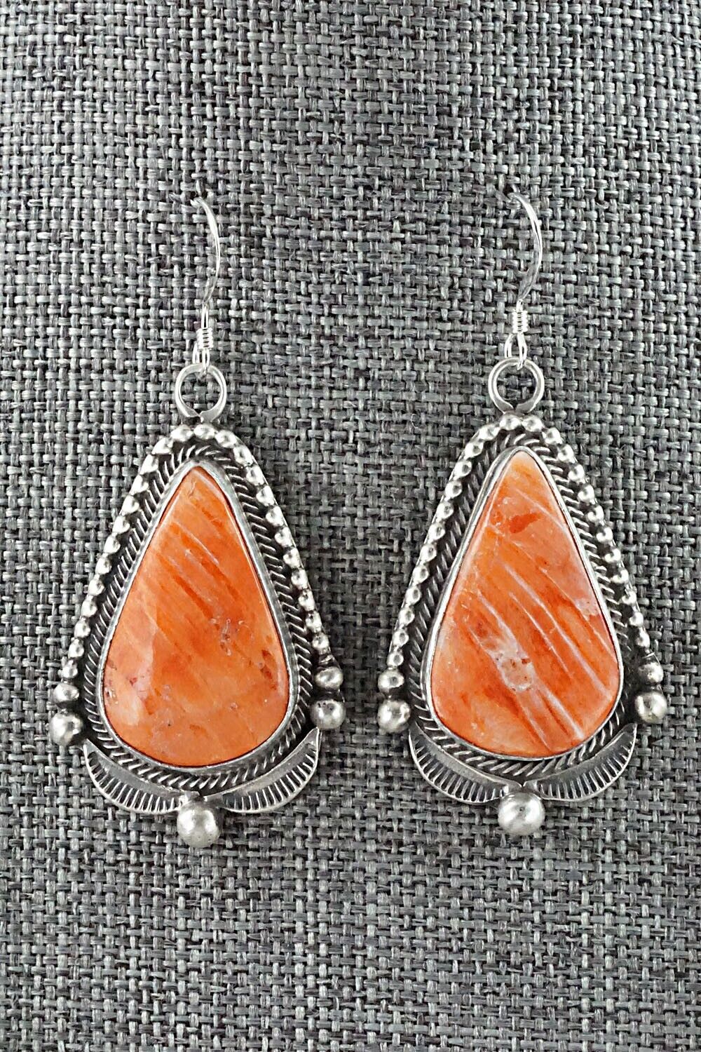Spiny Oyster & Sterling Silver Squash Blossom Set - Tom Lewis