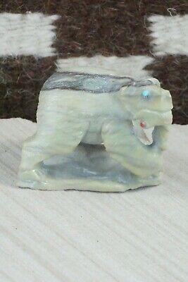 Bear Zuni Fetish Carving - Derrick Kaamasee