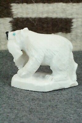 Bear Zuni Fetish Carving - Derrick Kaamasee