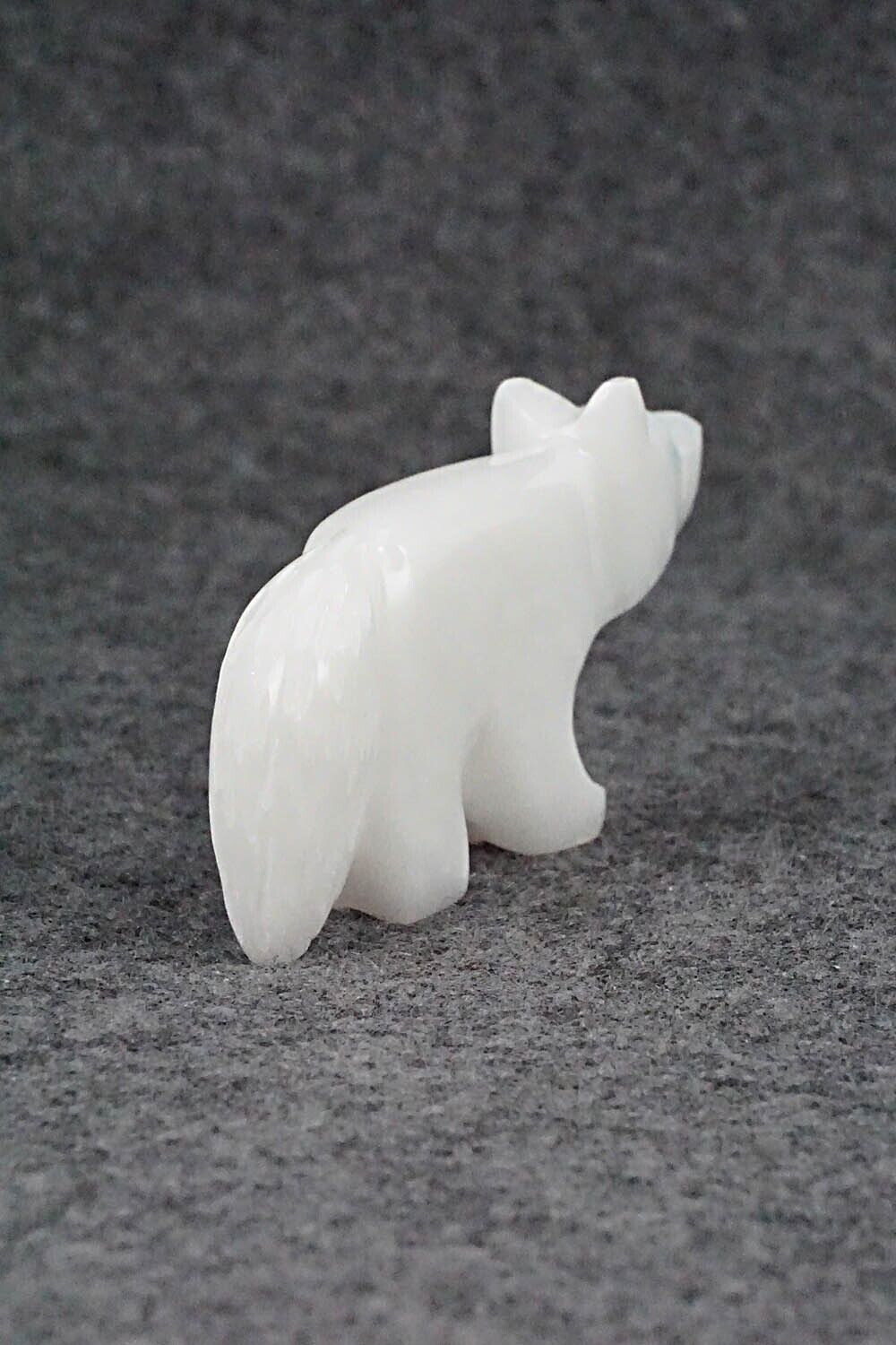 Wolf Zuni Fetish Carving - Rodney Laiwakete