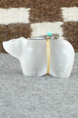 Bear Zuni Fetish Carving - Daphne Quam