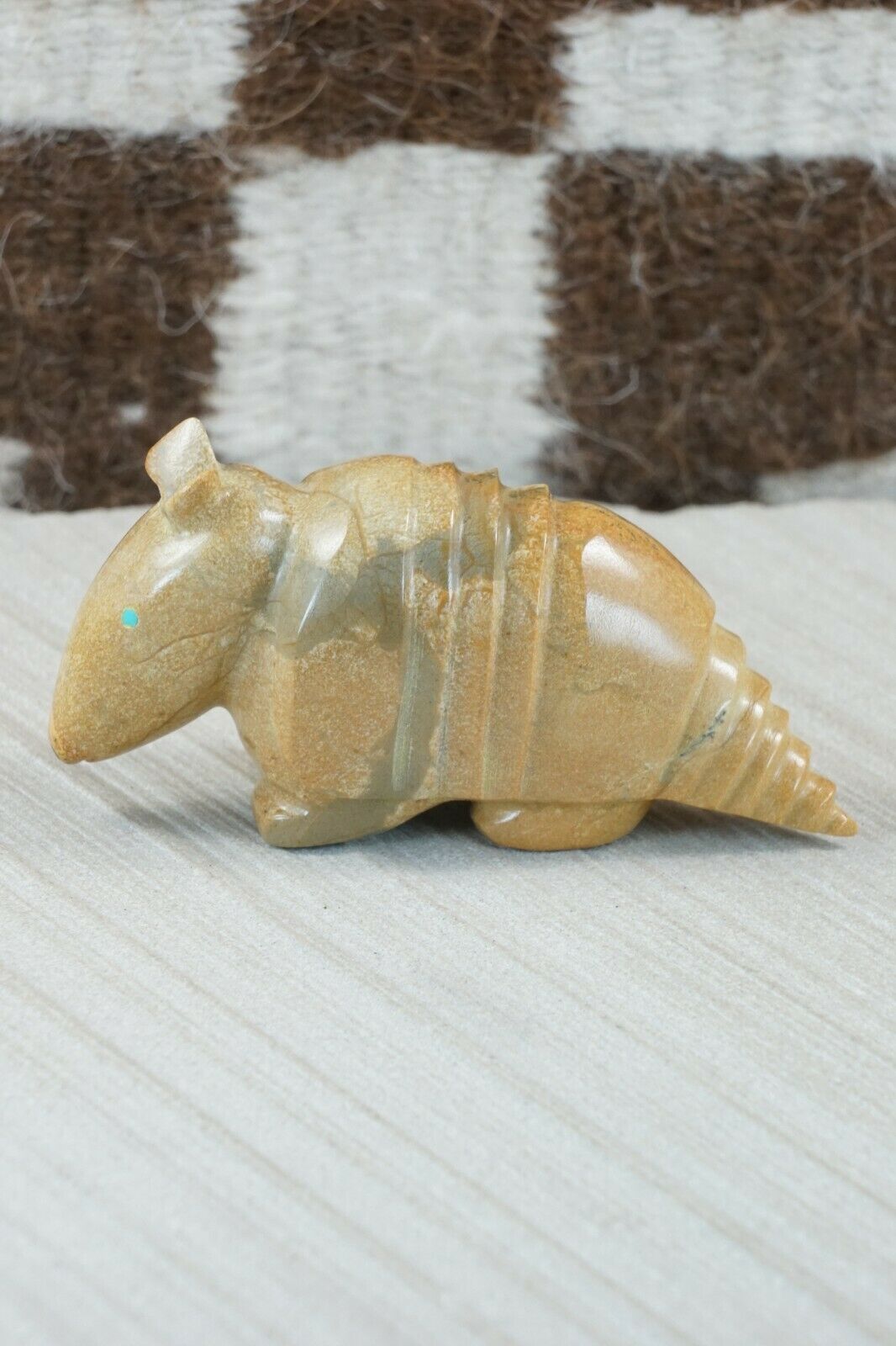 Armadillo Zuni Fetish Carving - Enrike Leekya