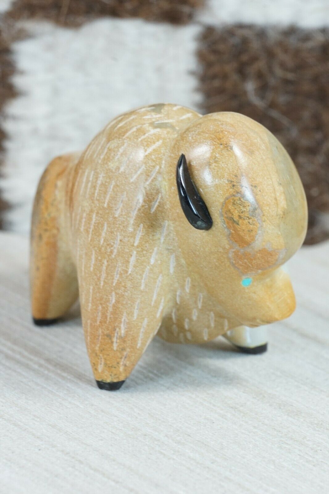 Buffalo Zuni Fetish Carving - Enrike Leekya