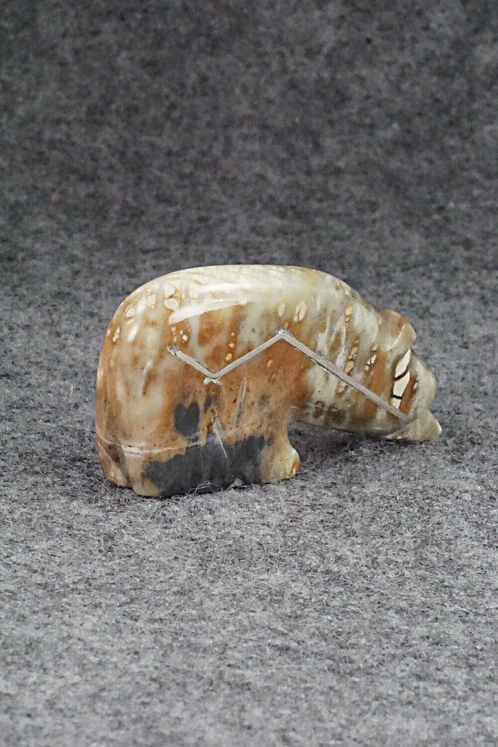 Bear Zuni Fetish Carving - Kenny Chavez