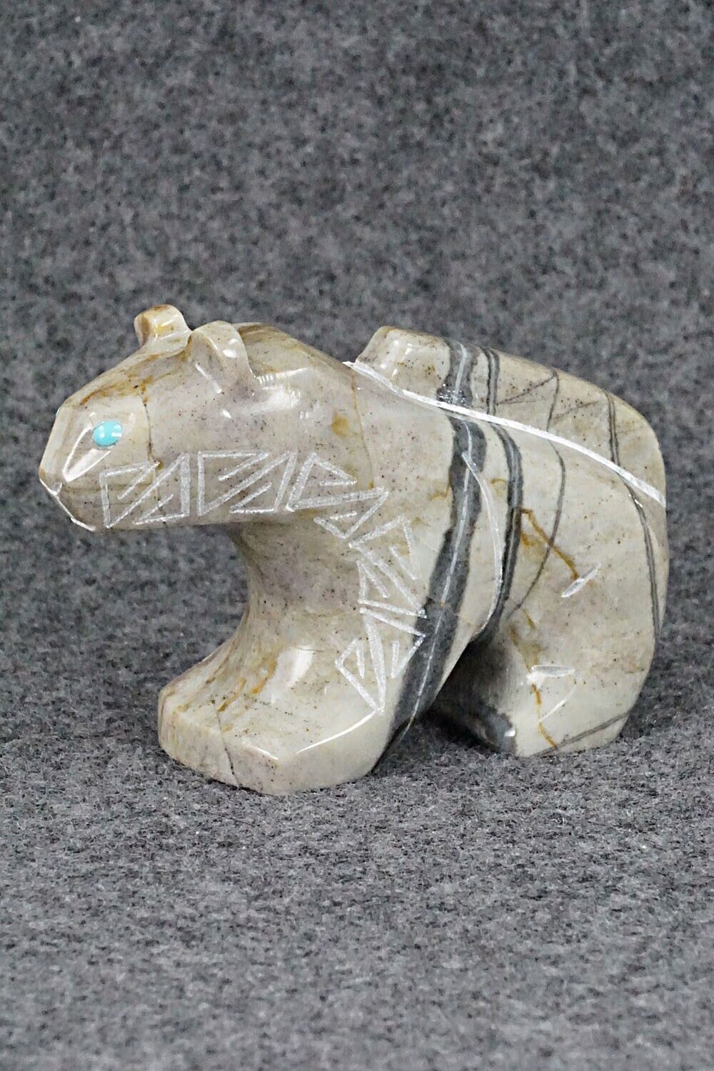 Mountain Lion Zuni Fetish Carving - Shannon Calavaza