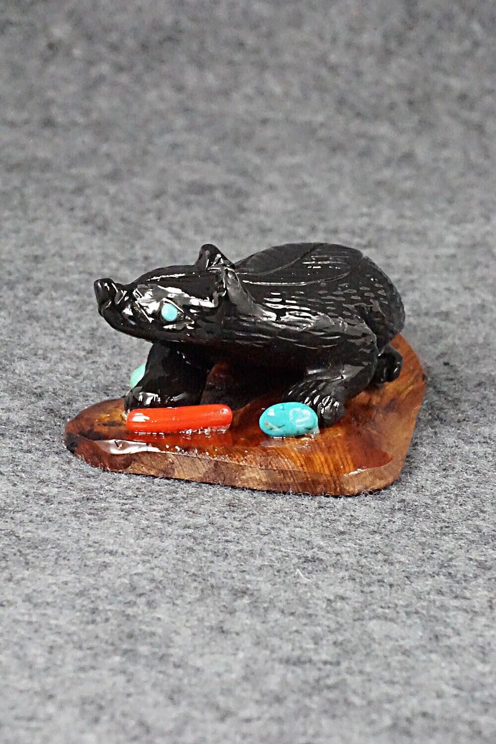 Badger Zuni Fetish Carving - Chris Nastacio