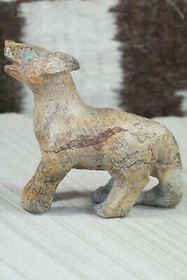 Wolf Zuni Fetish Carving - Derrick Kaamasee