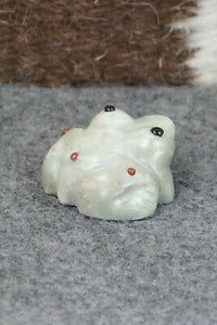 Frog Zuni Fetish Carving - Gordon Poncho