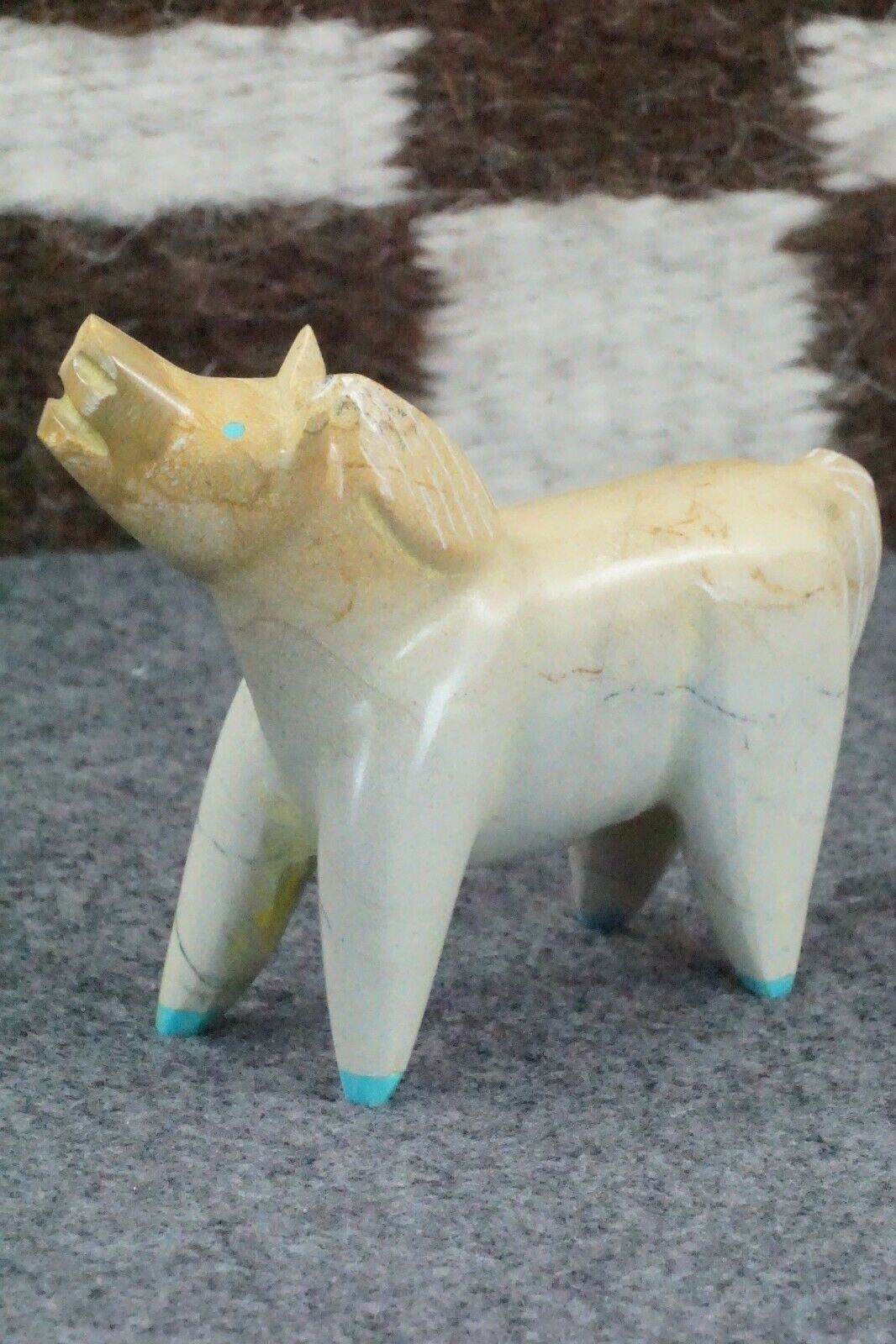 Horse Zuni Fetish Carving - Enrike Leekya