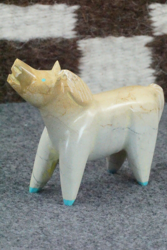 Horse Zuni Fetish Carving - Enrike Leekya