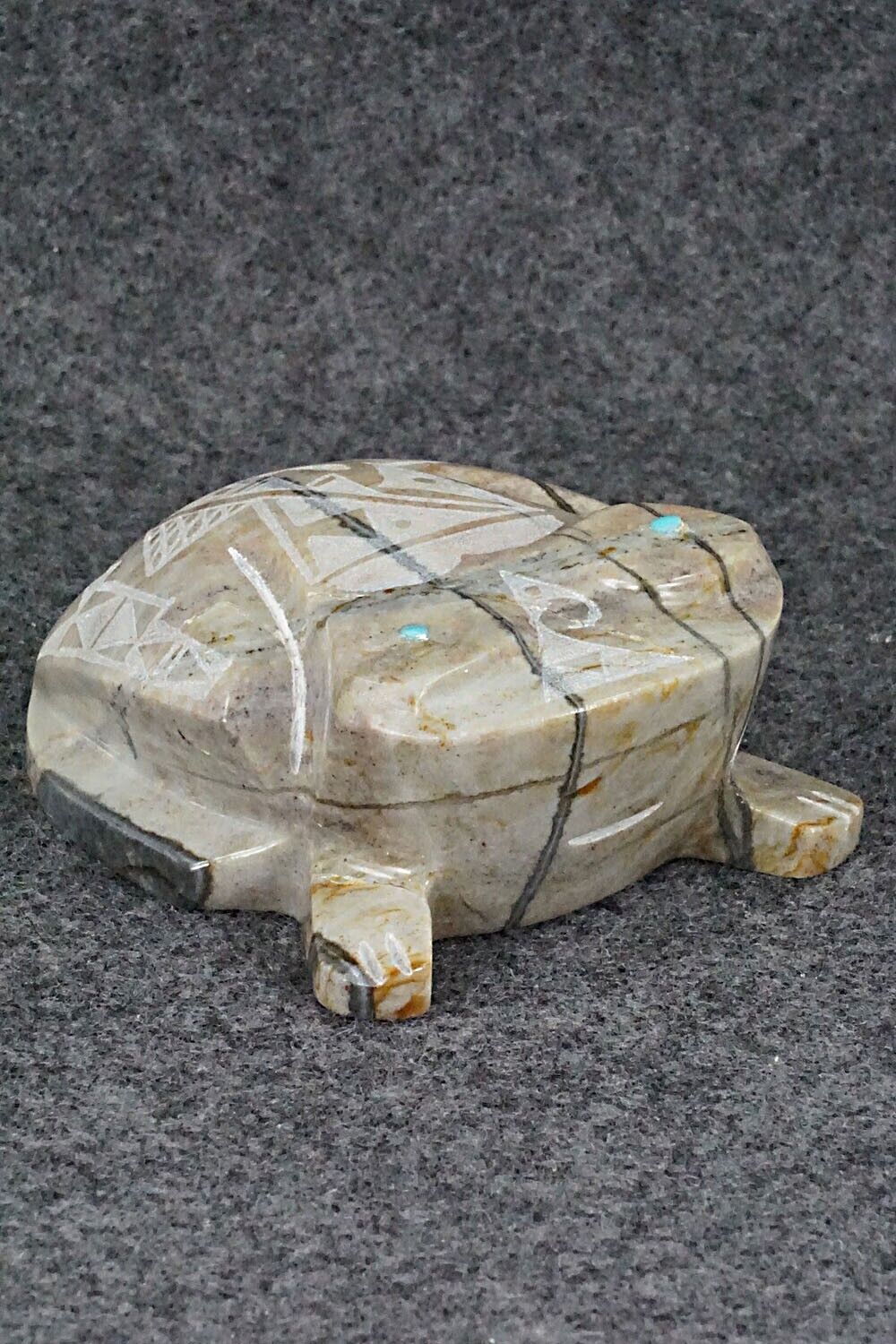 Frog Zuni Fetish Carving - Shannon Calavaza