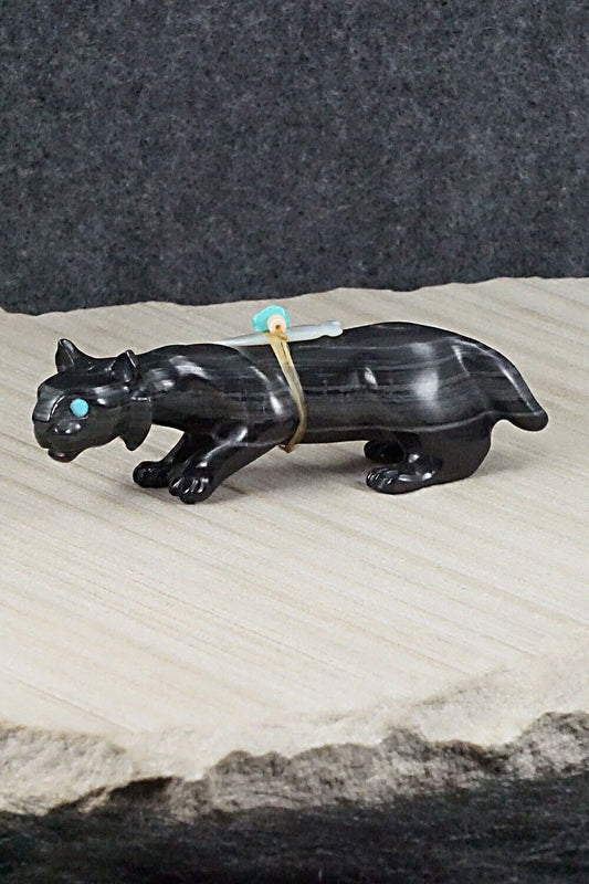 Bobcat Zuni Fetish Carving - Albert Eustace